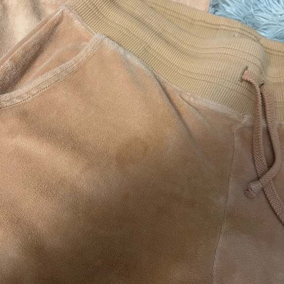 Aerie orange velvet sweat pants - Picture 3 of 7